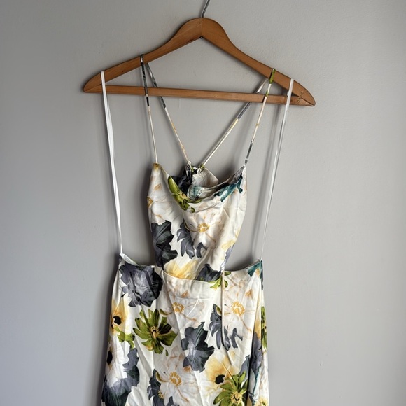 NEW Petal and Pup Jayne Dress 6 - Picture 3 of 15